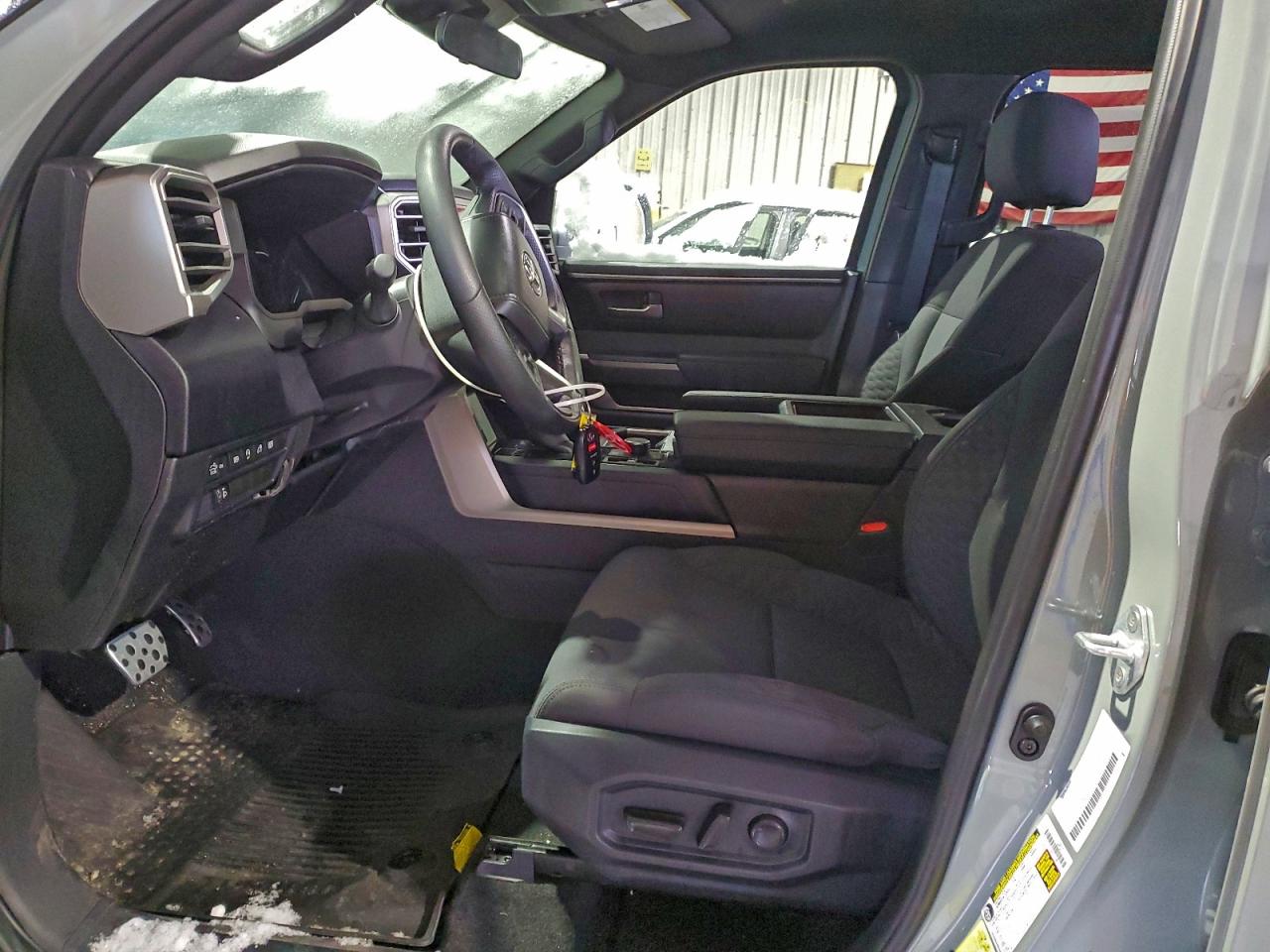 Toyota Tundra Crewmax Sr Image 11