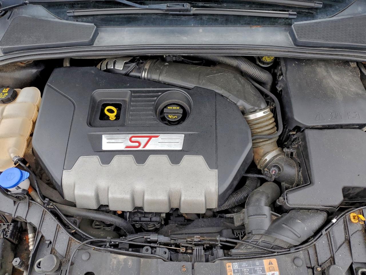 Ford Focus St Image 11