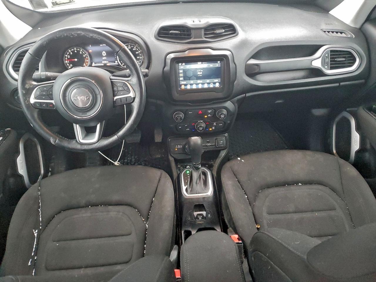 Jeep Renegade Latitude Image 3