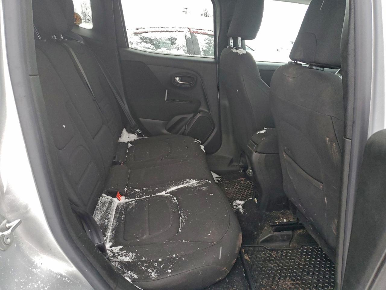 Jeep Renegade Latitude Image 4