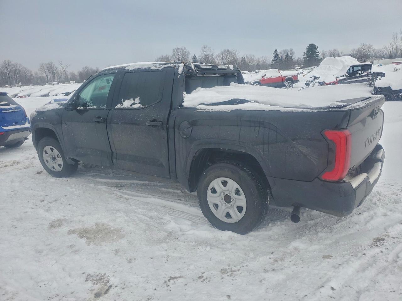 Toyota Tundra Crewmax Sr Image 2