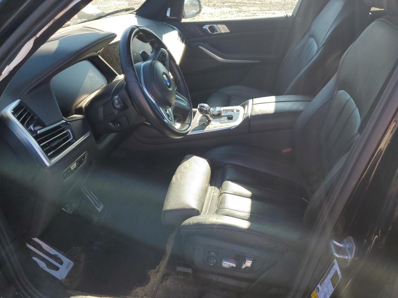 BMW X Series M50i Image 4