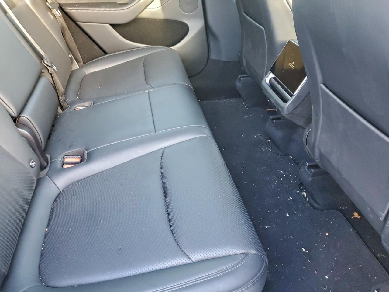 Tesla Model Y Image 9