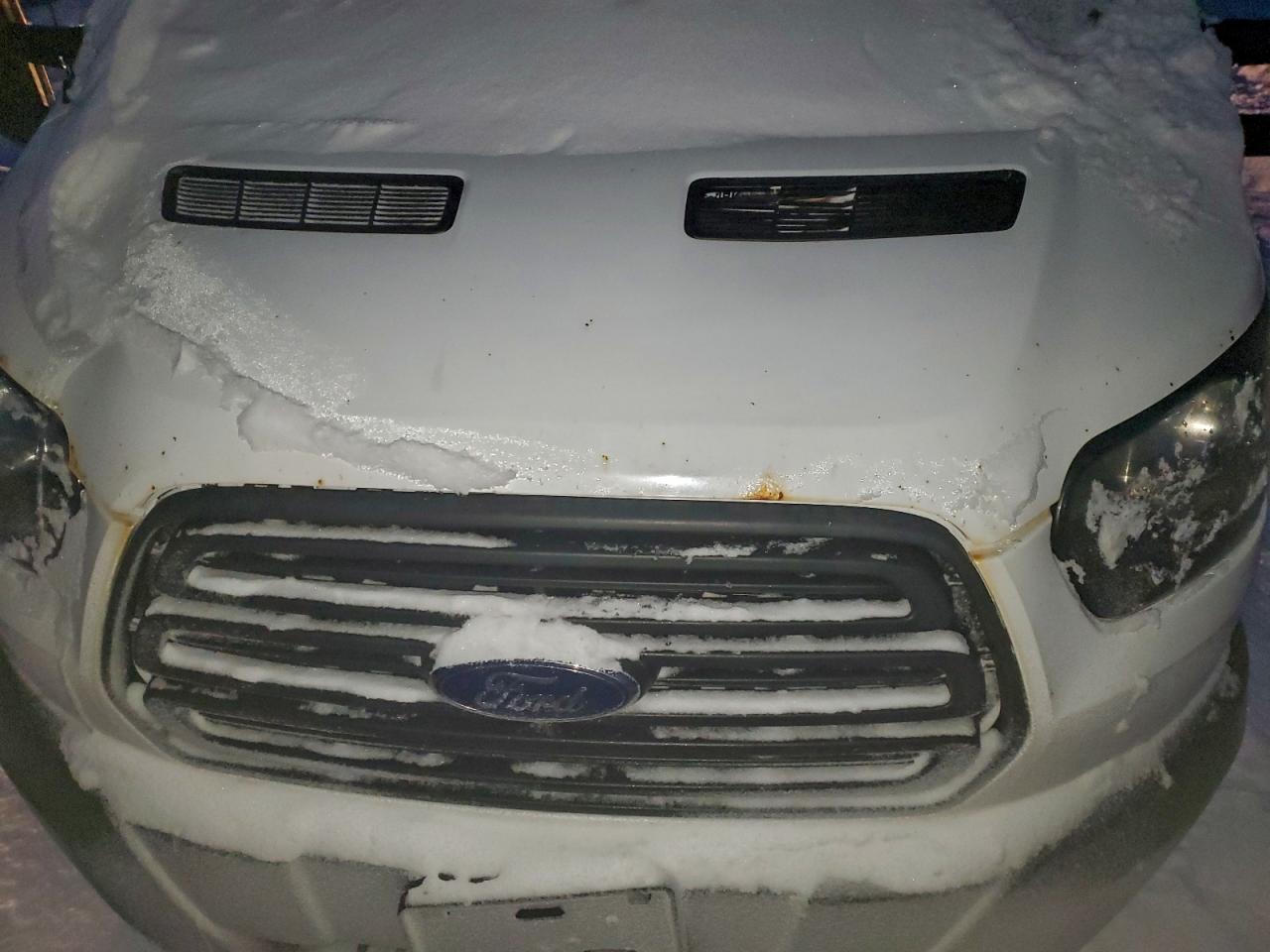 Ford Transit T-250 Image 9