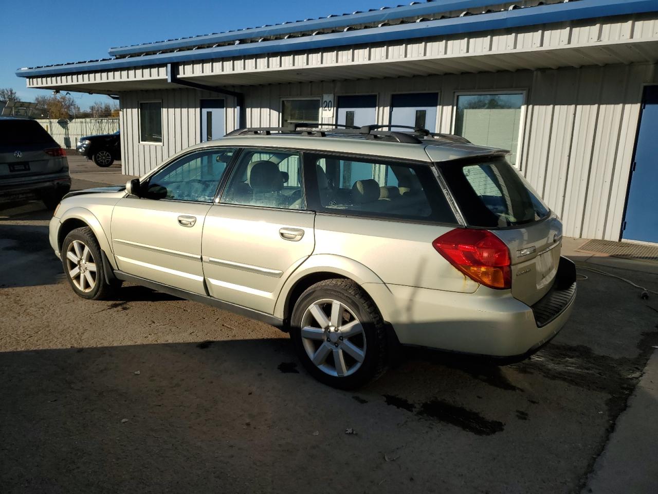 Subaru Legacy Outback 2.5i Limited Image 6