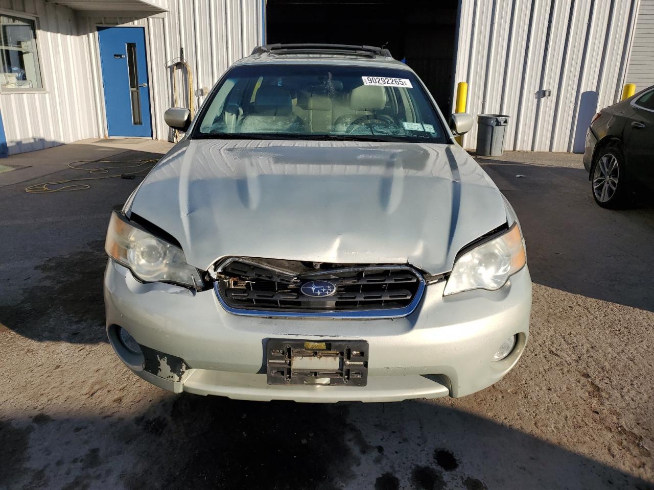 Subaru Legacy Outback 2.5i Limited Image 8