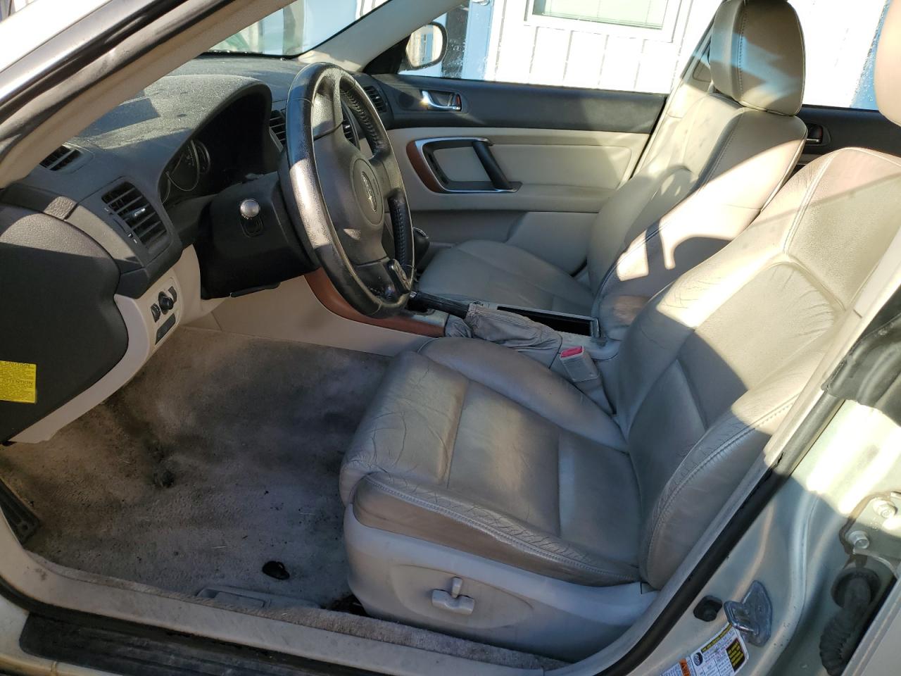 Subaru Legacy Outback 2.5i Limited Image 9