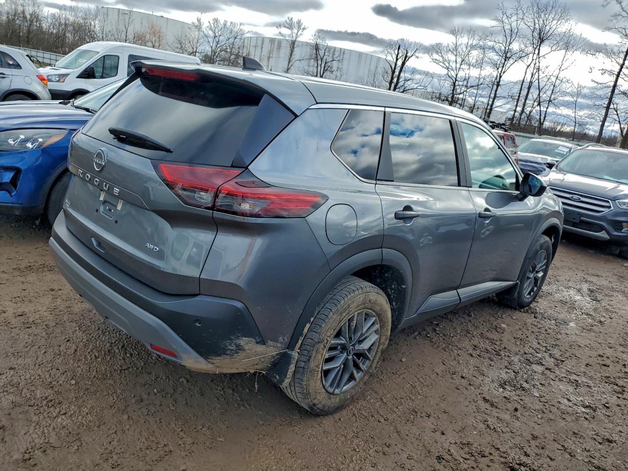 Nissan Rogue S Image 11