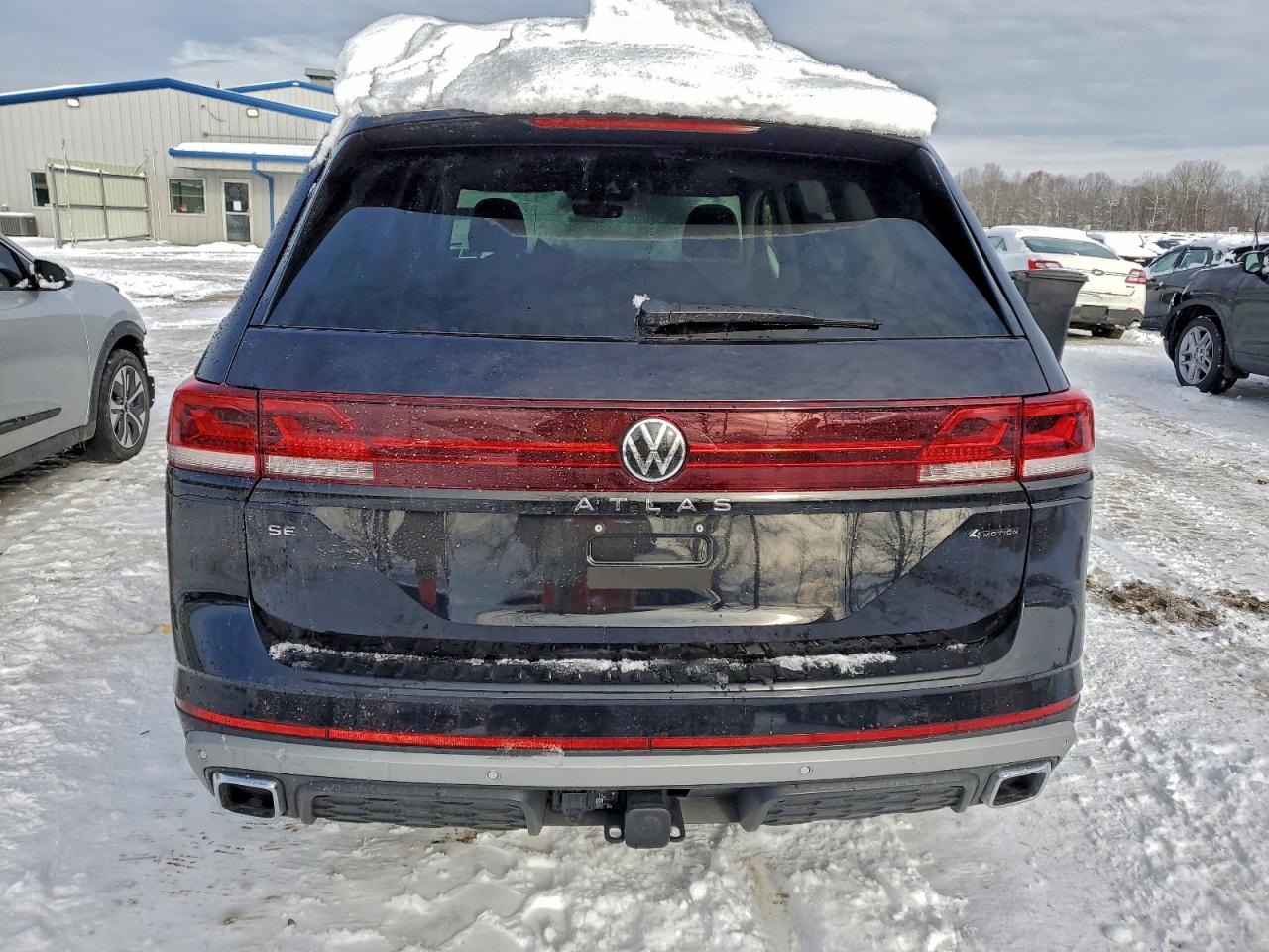 Volkswagen Atlas Peak Edition Se Image 2