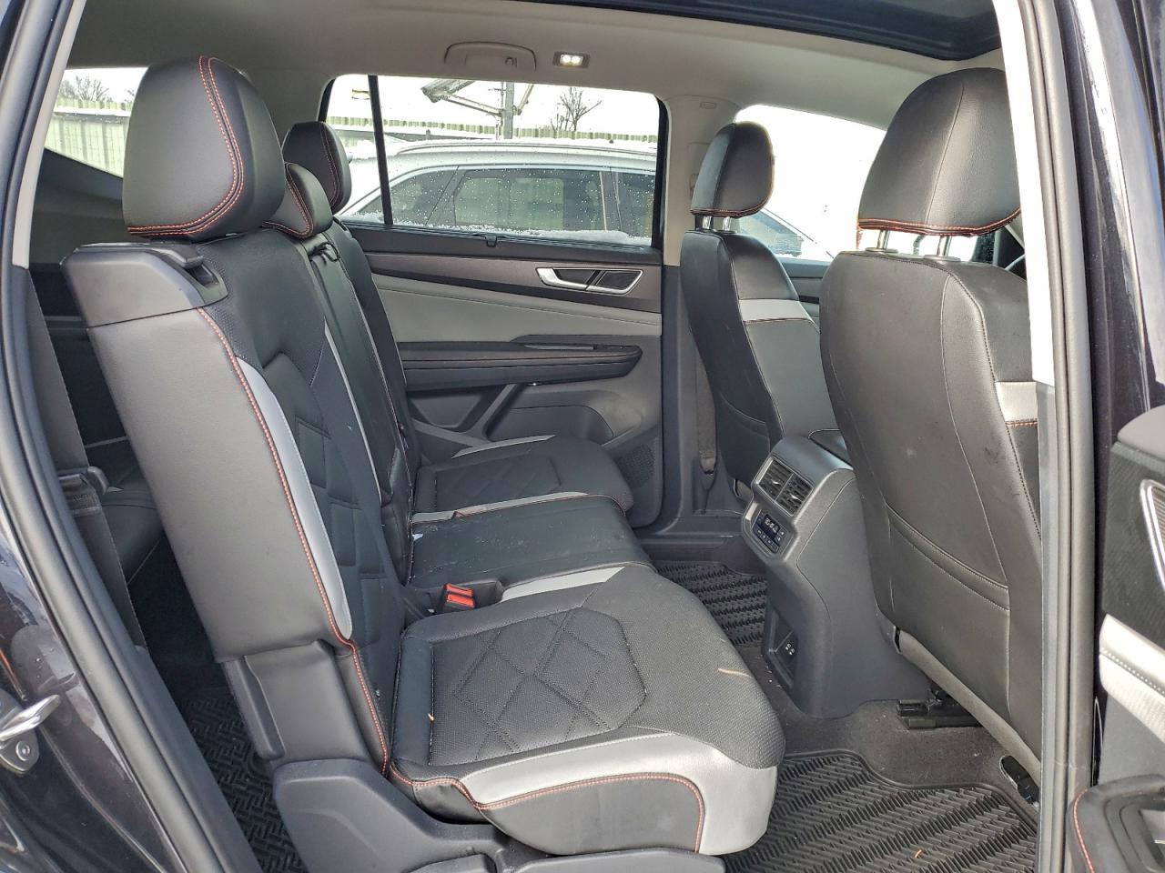 Volkswagen Atlas Peak Edition Se Image 11