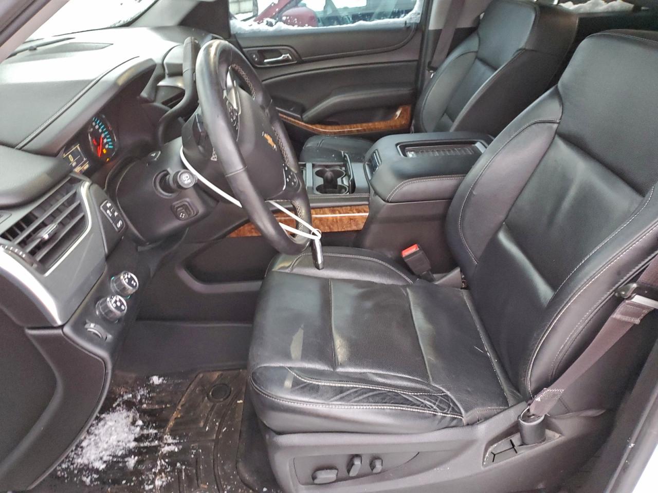 Chevrolet Suburban K1500 Ltz Image 4