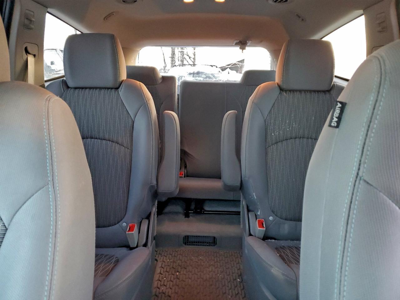 Chevrolet Traverse Lt Image 2