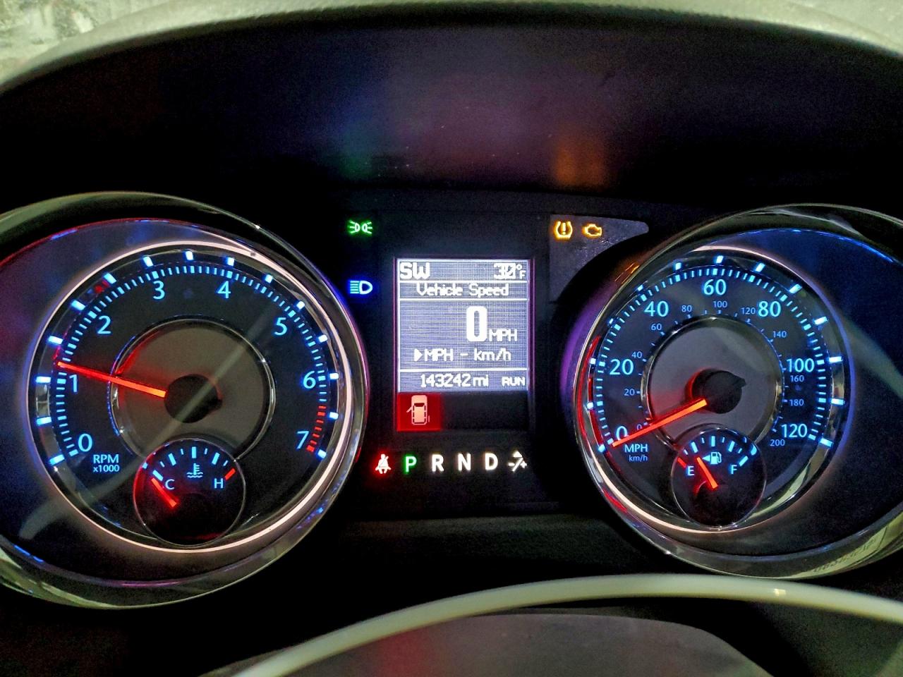 Chrysler Minivan Touring Image 13