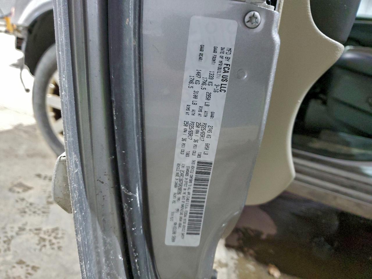 Chrysler Minivan Touring Image 12