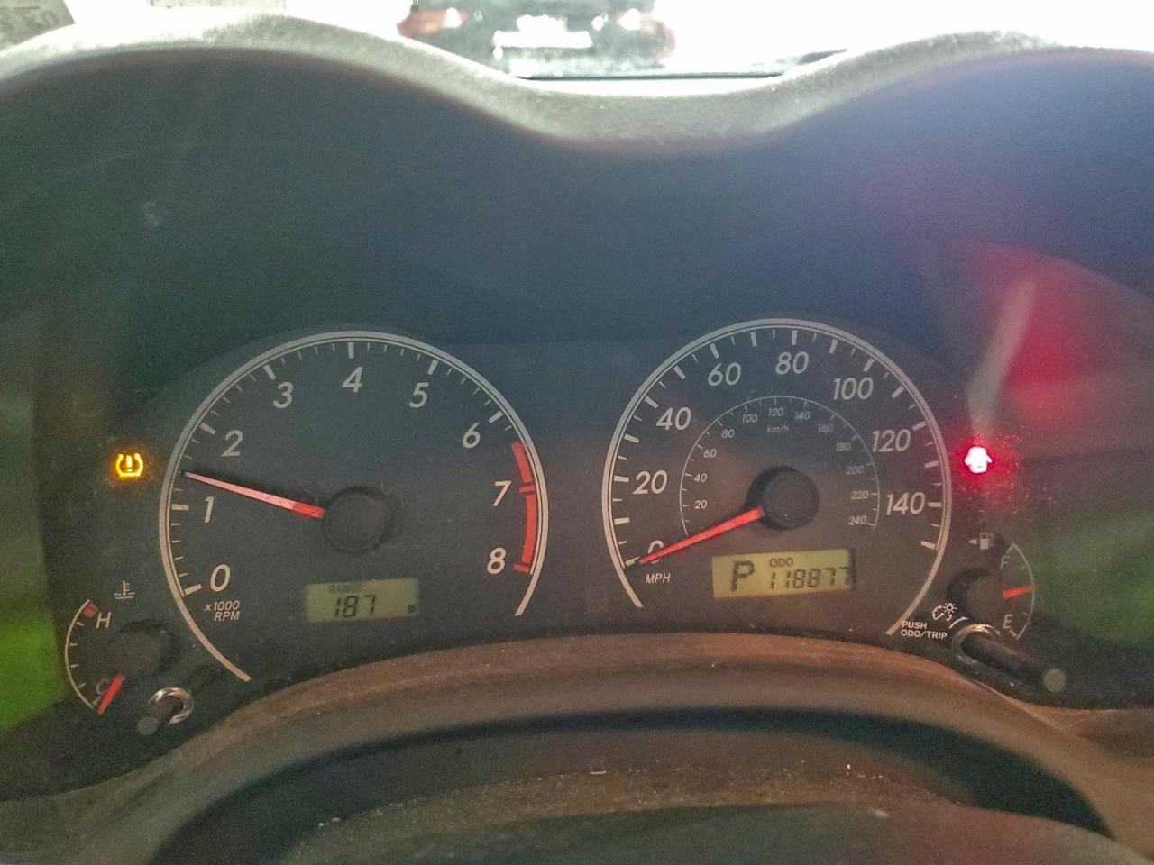 Toyota Corolla Base Image 8