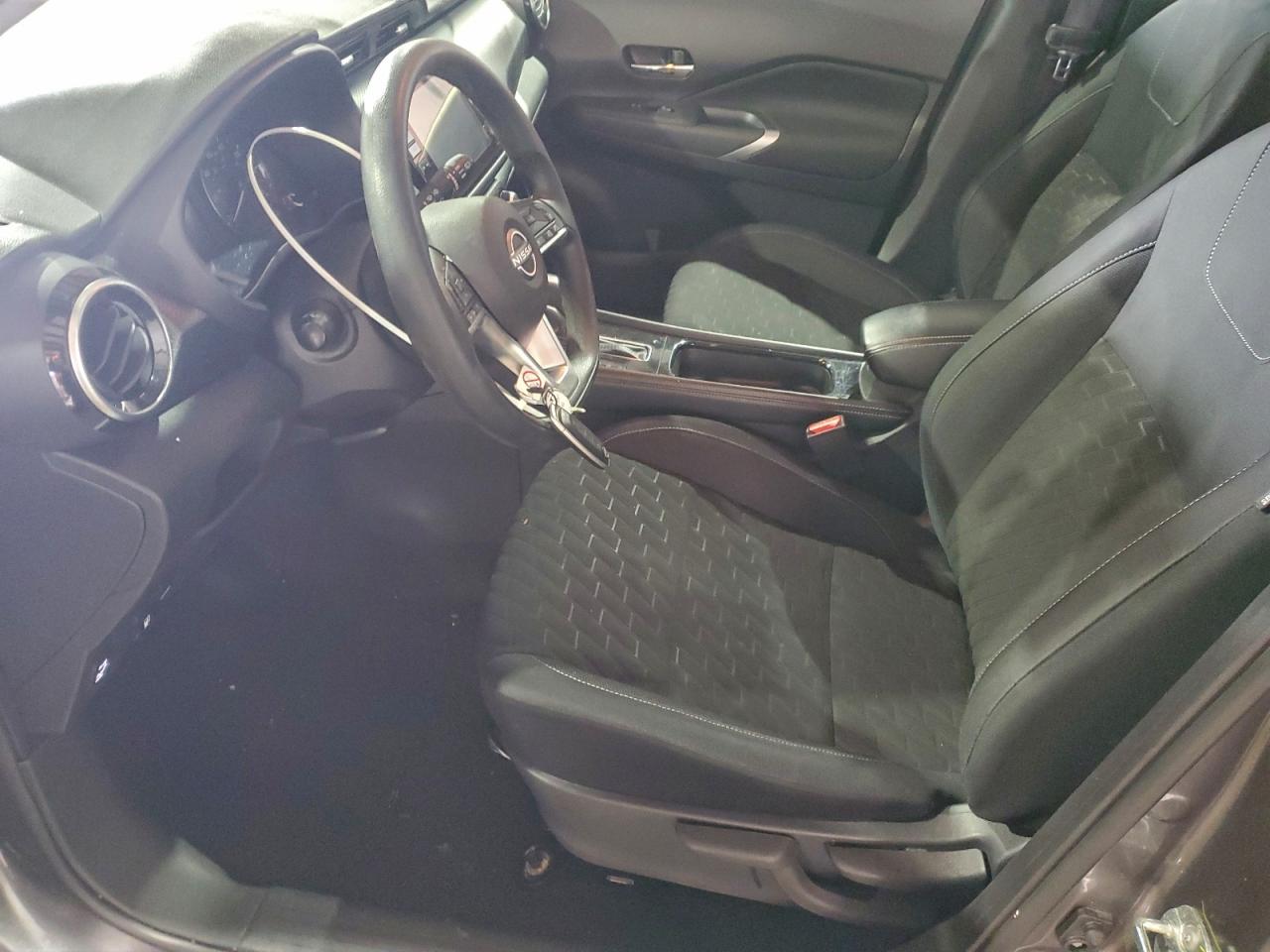 Nissan Kicks Sv Image 13