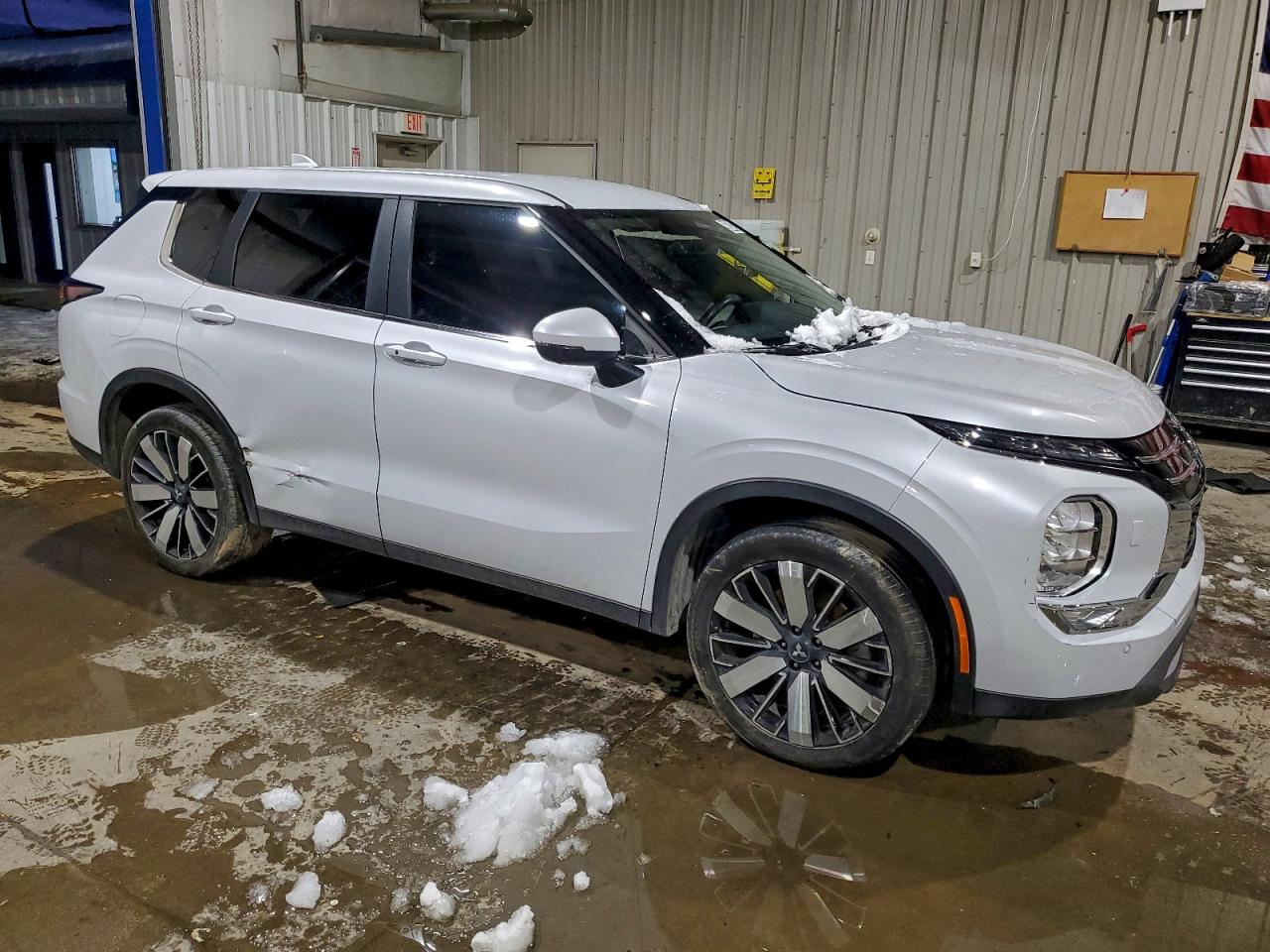 Mitsubishi Outlander Se Image 12