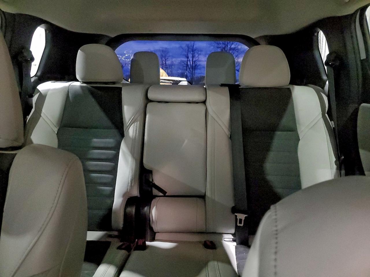 Mitsubishi Outlander Se Image 11