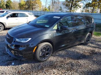  Salvage Chrysler Pacifica