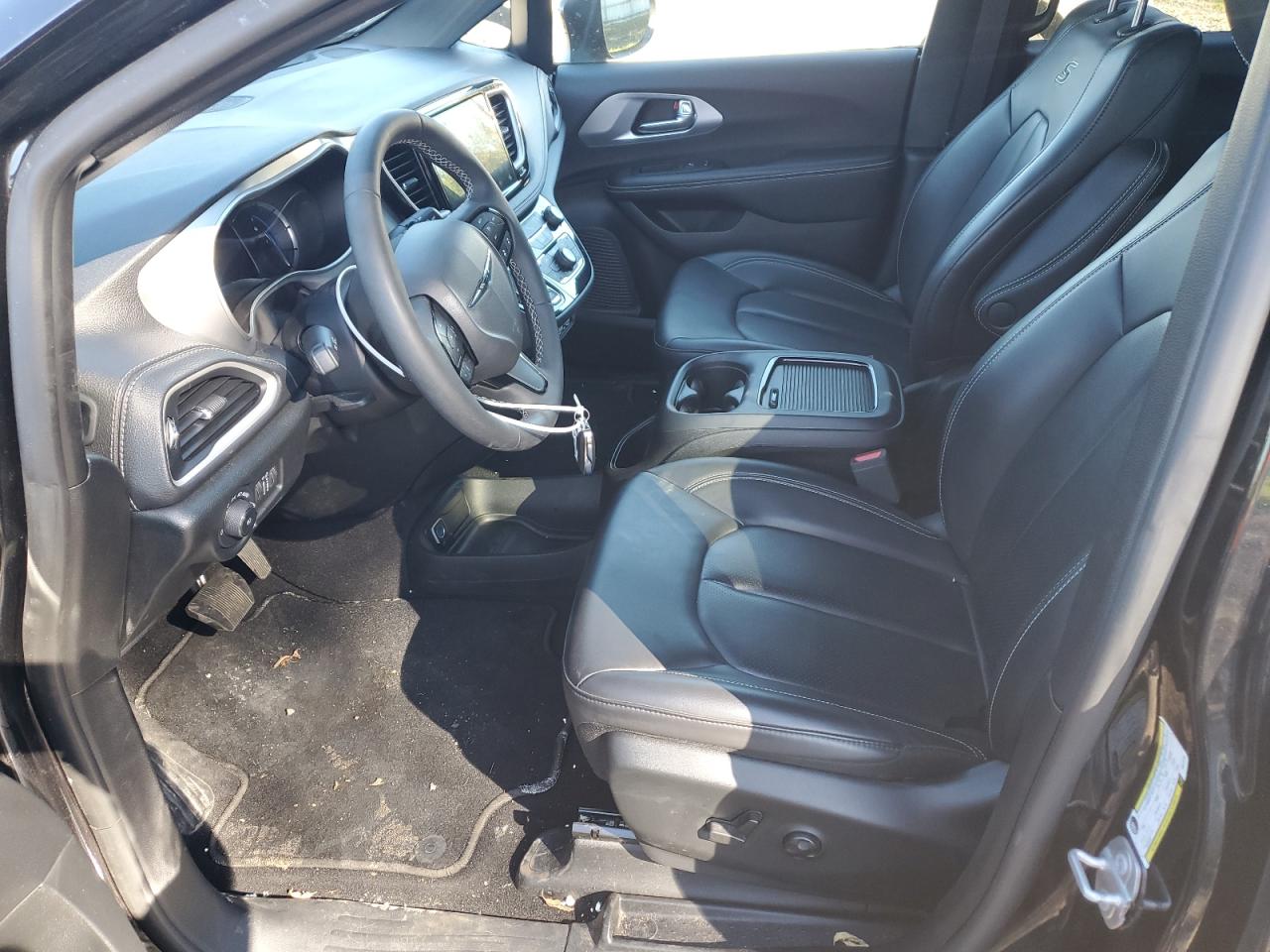 Chrysler Pacifica Hybrid Touring L Image 11