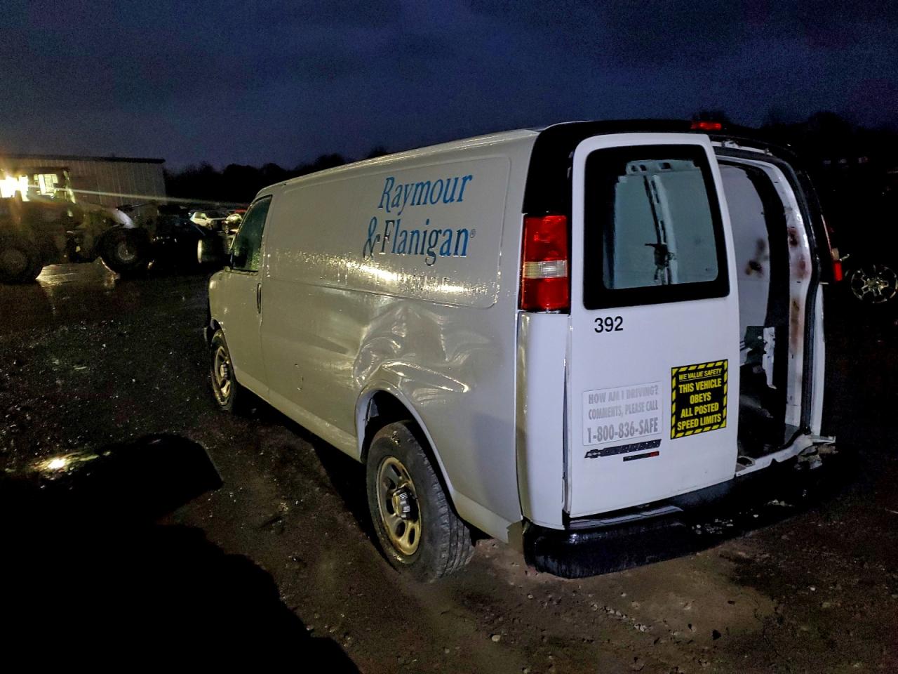 Chevrolet Express Image 2