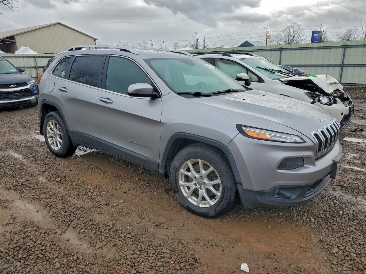 Jeep Grand Cherokee Latitude Image 3