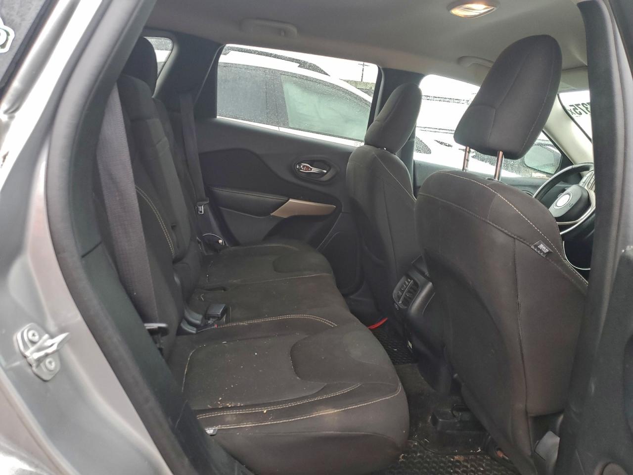 Jeep Grand Cherokee Latitude Image 8