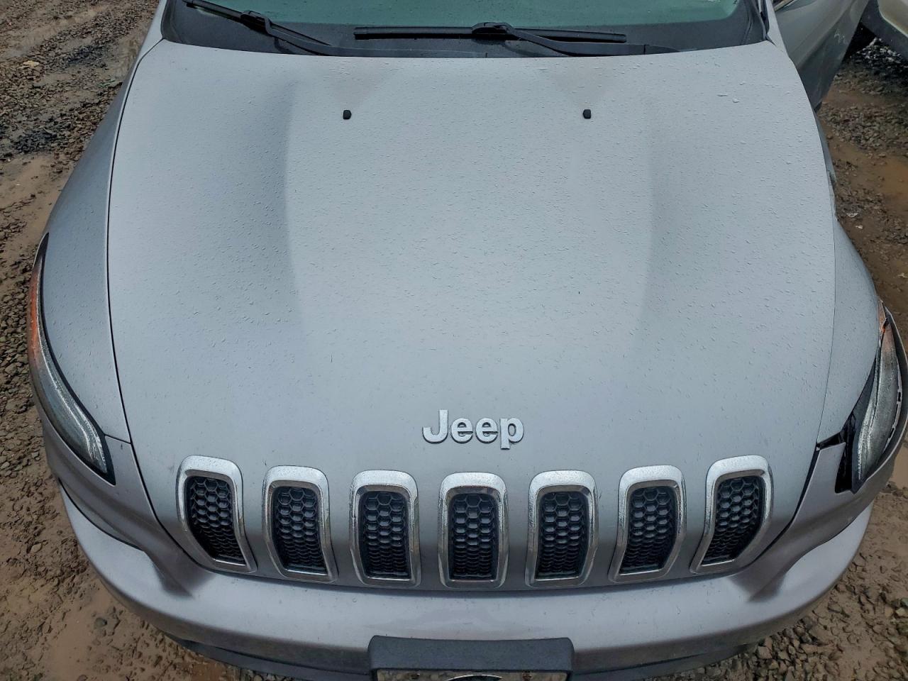 Jeep Grand Cherokee Latitude Image 11