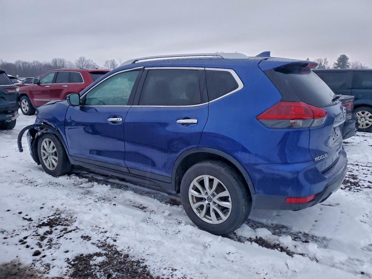 Nissan Rogue S Image 2