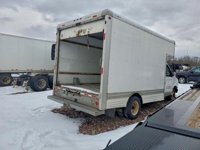 Ford E-450 E450 Super Duty Cutaway Van Image 2