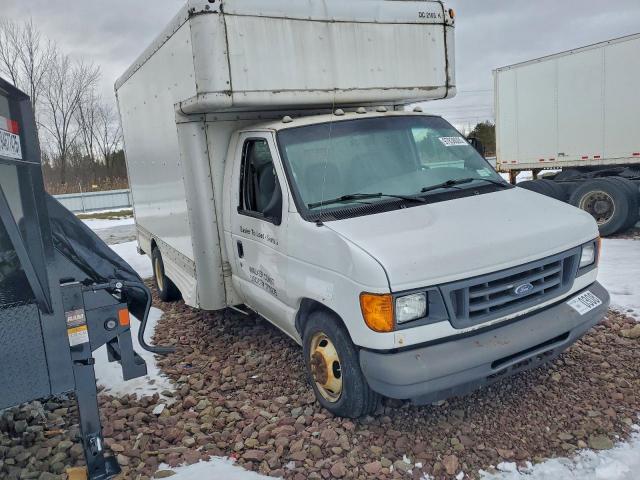 Ford E-450 E450 Super Duty Cutaway Van Image 9