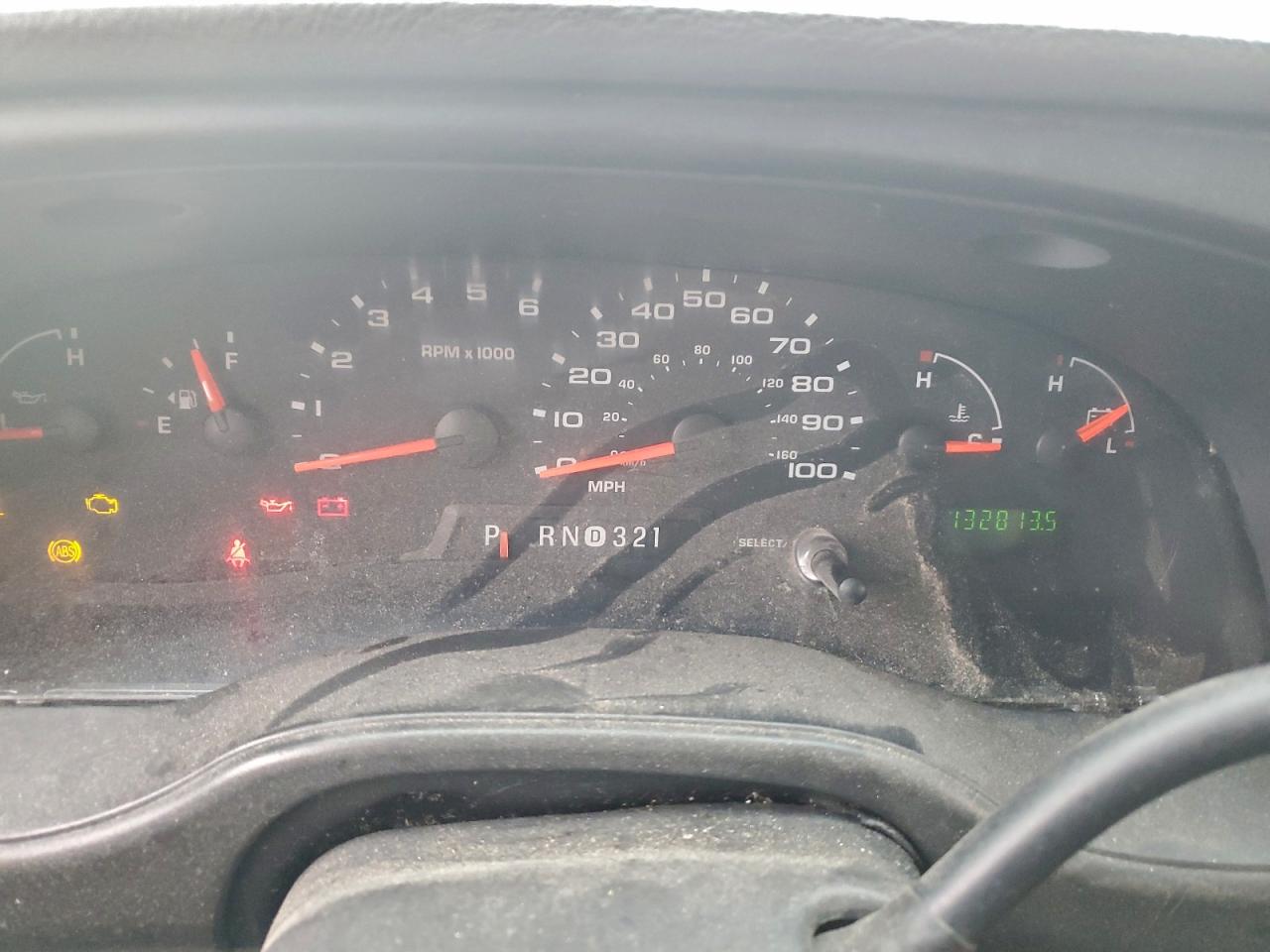 Ford E-450 E450 Super Duty Cutaway Van Image 5