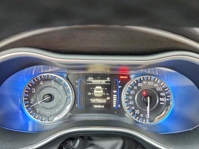 Chrysler 200 Limited Image 5