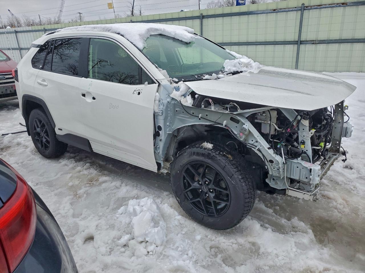 Toyota RAV4 Le Image 3