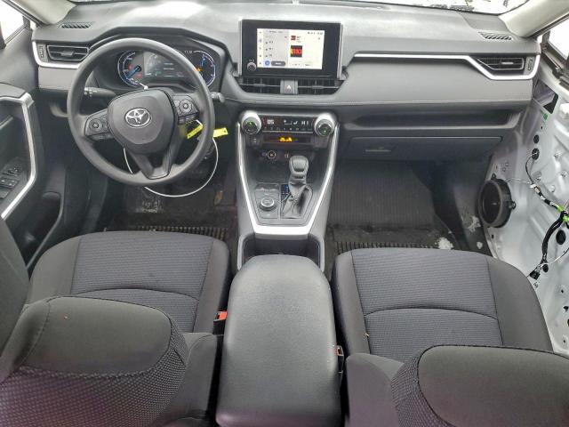 Toyota RAV4 Le Image 8