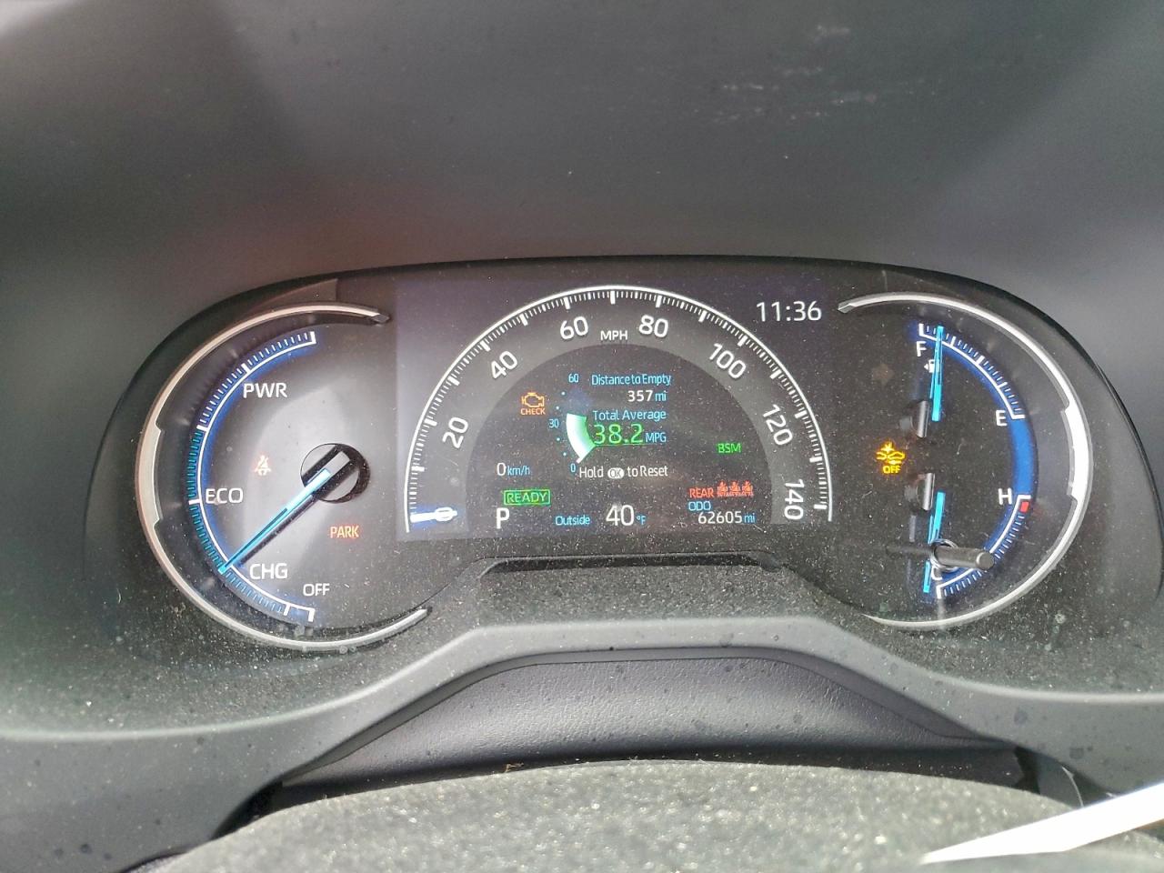 Toyota RAV4 Le Image 11