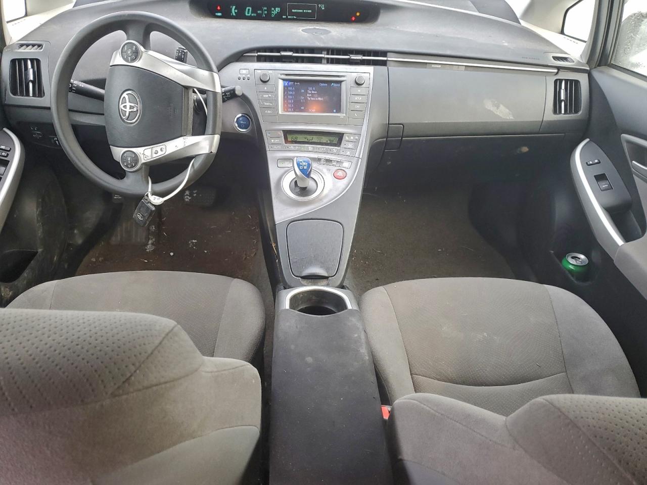 Toyota Prius Image 6