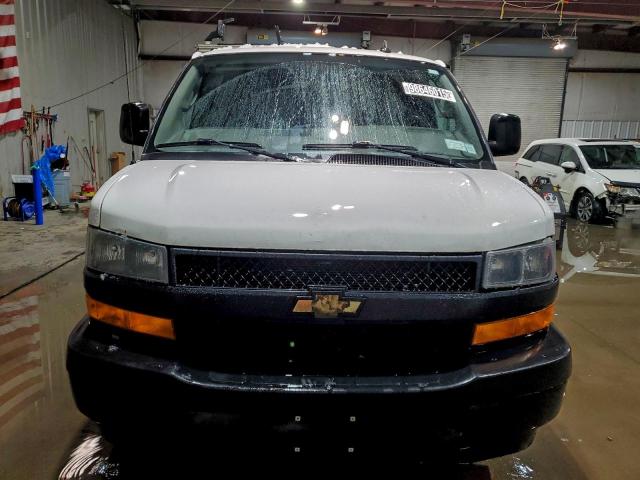 Chevrolet Express Image 4