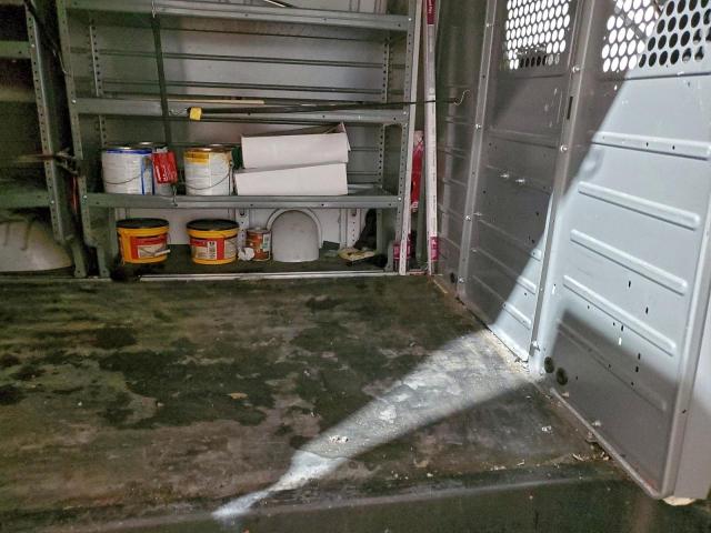 Chevrolet Express Image 11