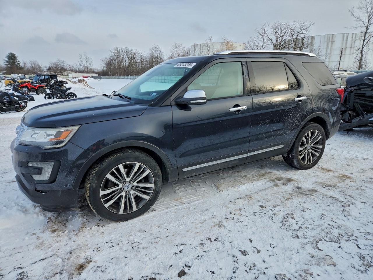 Ford Explorer Platinum Image 1