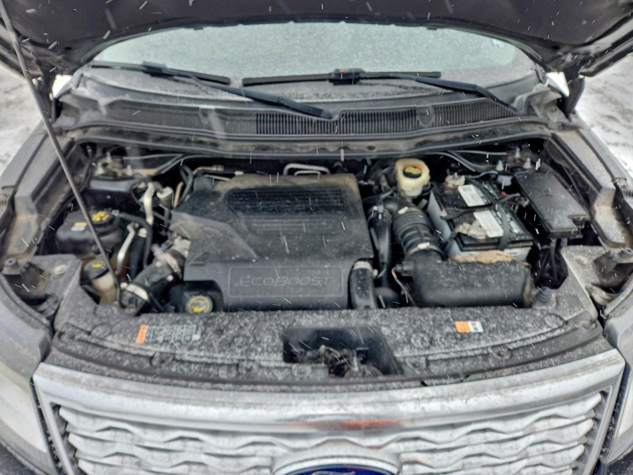 Ford Explorer Platinum Image 12