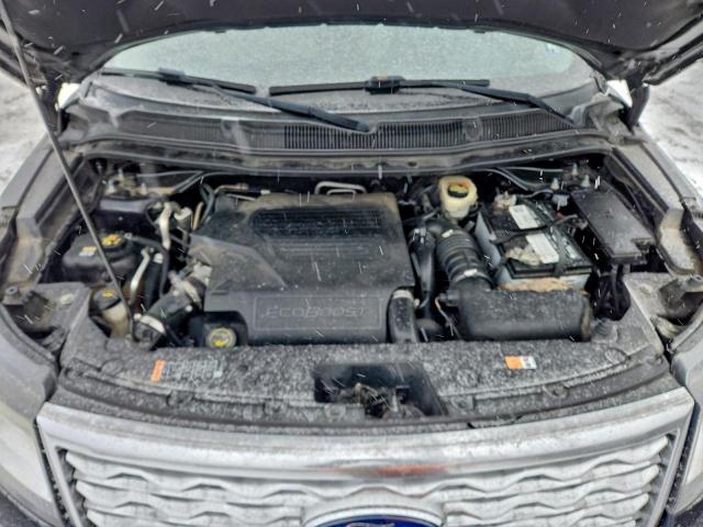 Ford Explorer Platinum Image 12