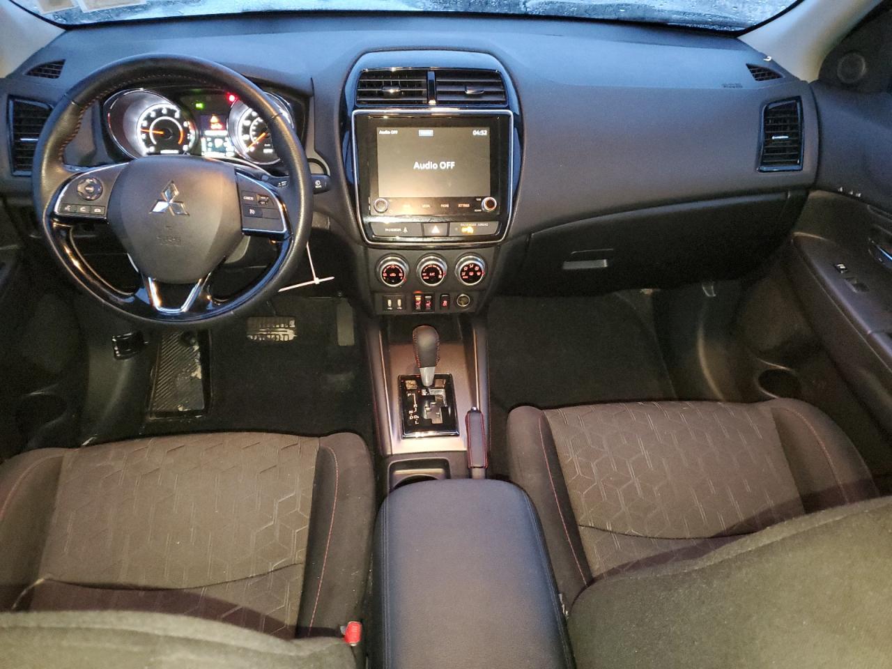 Mitsubishi Outlander S/se Image 8