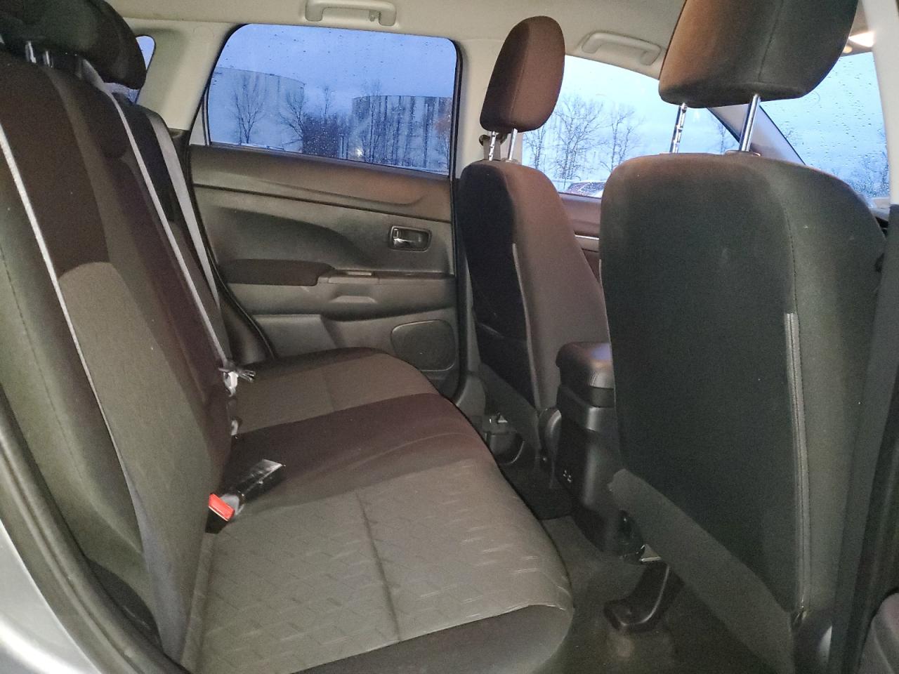 Mitsubishi Outlander S/se Image 10