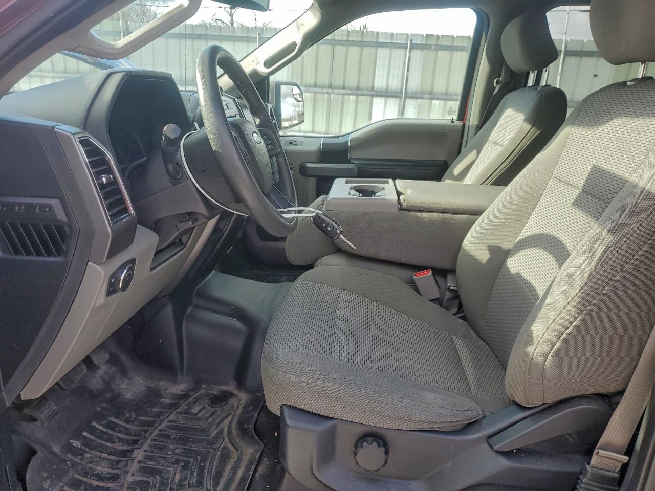 Ford F-150 Supercrew Image 7