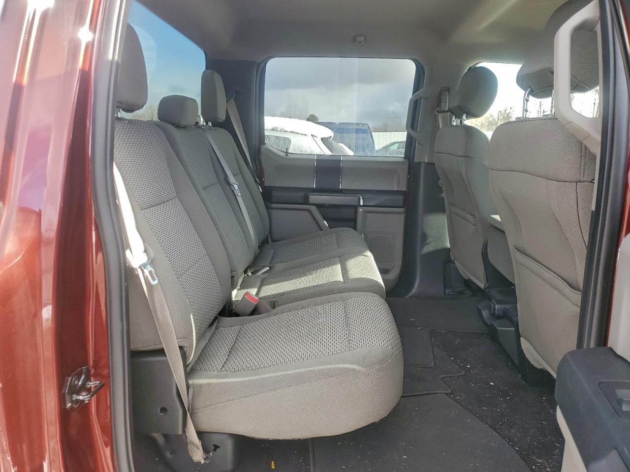 Ford F-150 Supercrew Image 9