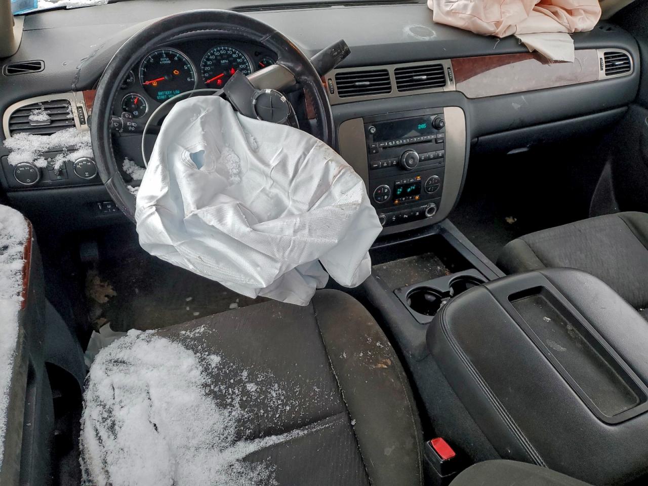 GMC Yukon Sle Image 4