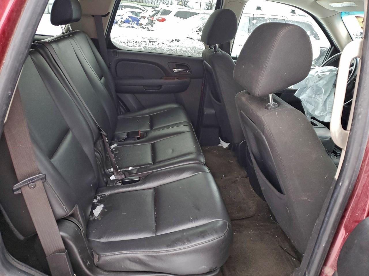 GMC Yukon Sle Image 6