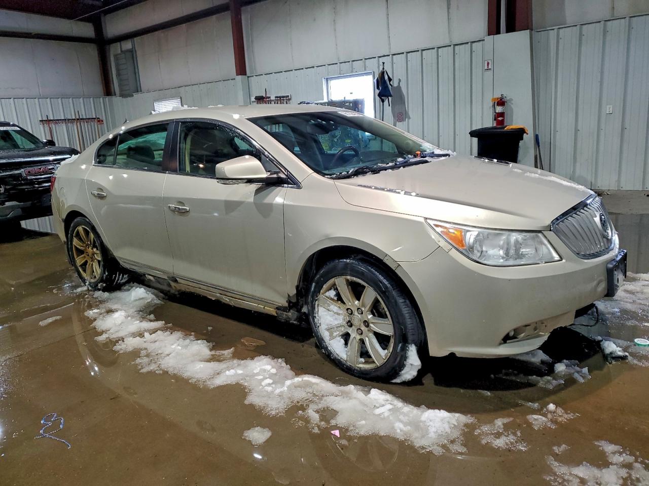 Buick LaCrosse Cxl Image 3