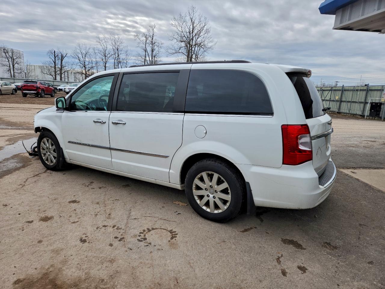Chrysler Minivan Touring Image 12